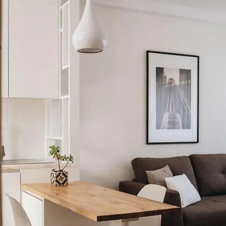 Apartment Cozy 1-bedroom With Private Terrace In Palmela