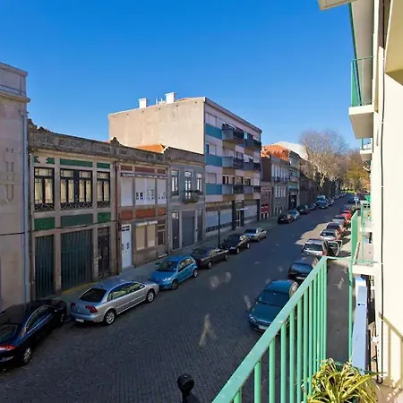 Cozy 1-bedroom With Private Terrace In Palmela Apartment *