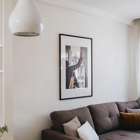Cozy 1-bedroom With Private Terrace In Palmela Apartment *