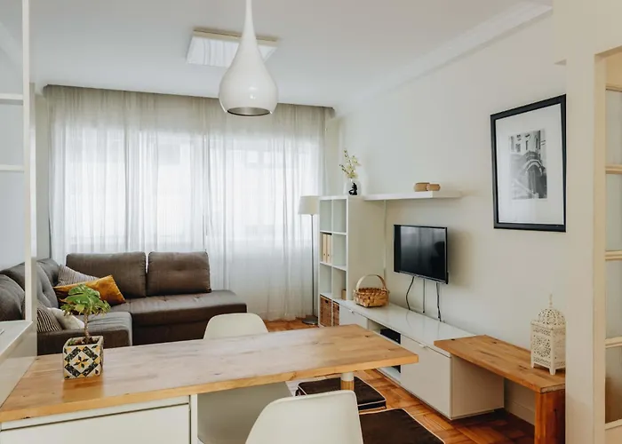 Cozy 1-bedroom With Private Terrace In Palmela Appartement