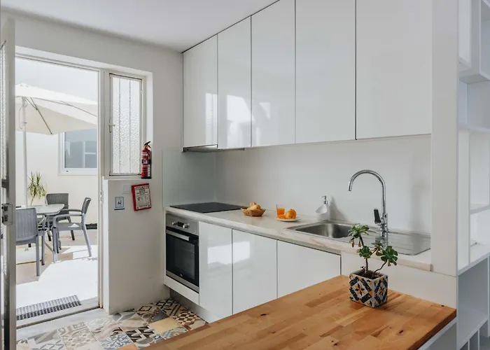 Cozy 1-bedroom With Private Terrace In Palmela *