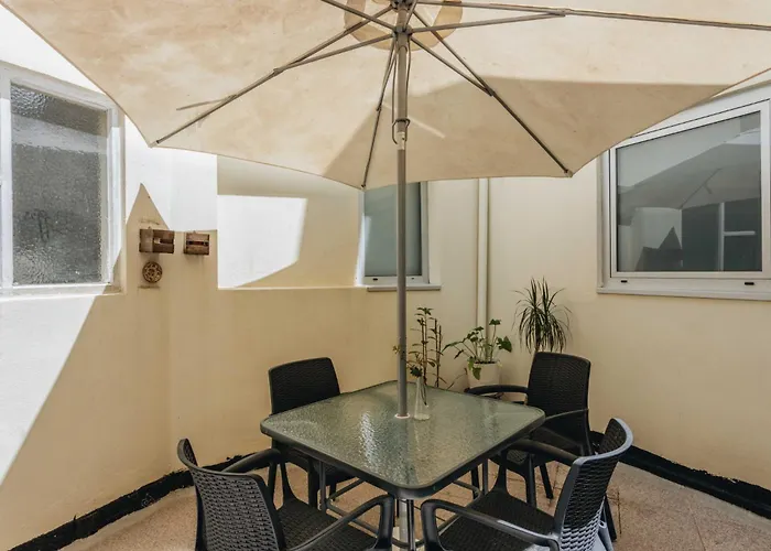 Daire Cozy 1-bedroom With Private Terrace In Palmela Porto
