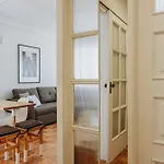 Cozy 1-bedroom With Private Terrace In Palmela *