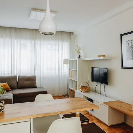 Cozy 1-bedroom With Private Terrace In Palmela Apartament