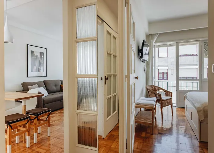 Cozy 1-bedroom With Private Terrace In Palmela Apartman Porto